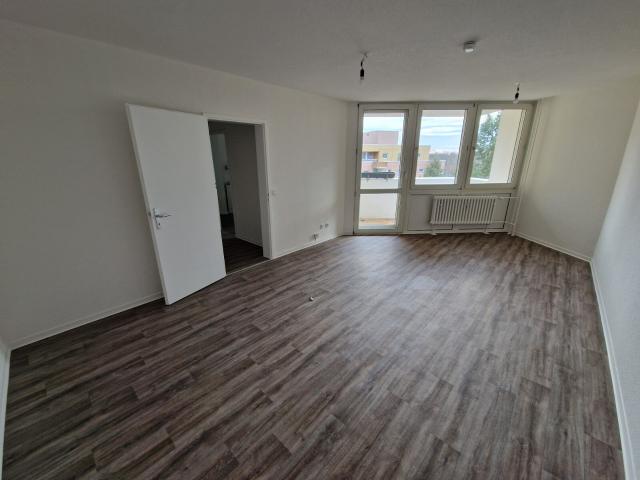 Ab 01.03. frei schöne 2 Raum Wohnung mit Balkon in wasserreicher Umgebung!