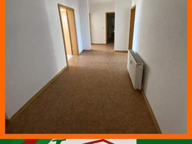 AB 01.07.2026 GerÃ¤umige 2 Raum Wohnung im 1. OG direkt im Zentrum von Rochlitz