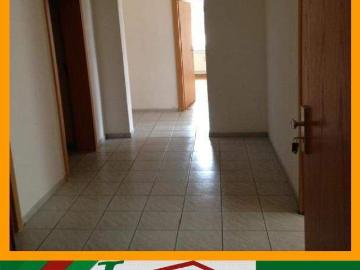 3 R Wohnung im 2. Obergeschoss mit 26mÂ² Wohnzimmer, Laminat, gebrauchte EBK