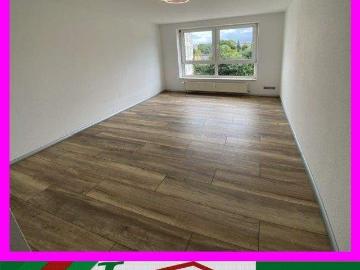 AB 01.08.2026 Blick zum Innenhof 8mm 4V Fugen LAMINAT LED KÃ¼che mit CERANFELD!
