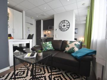 ab 02.09. freies1 Zimmer Apartment für Singles mit Ansprüchen, wohnlich eingerichtet, zentral in Niederrad
