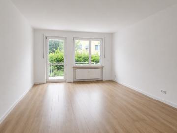 Ab 10.08.2026*Wohnen am Stadtrand von Leipzig*Frisch renovierte 2 Zimmer mit Balkon!