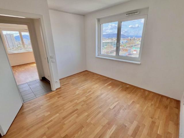 ab 15.8.2026 Penthouse Charakter 4 Zimmer Terrasse, Tiefgaragenplatz extra anmietbar