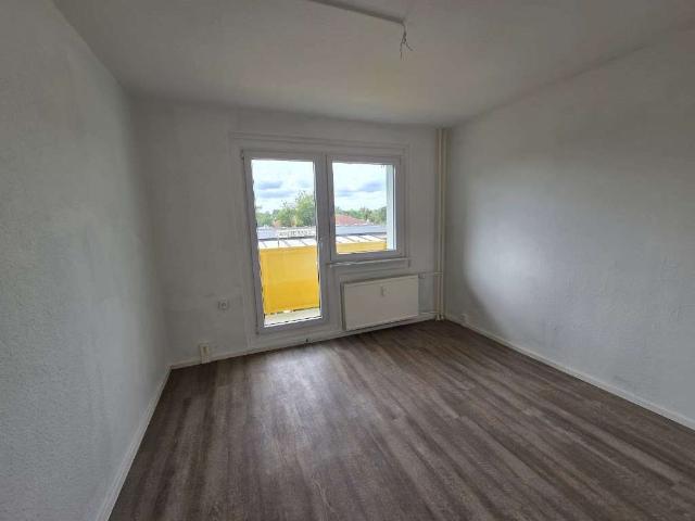 Ab 15.11. Familien willkommen! eure 4 Zimmer Wohnung mit Balkon in Hohenstücken!