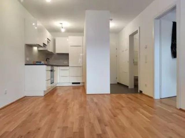 Ab 1. November Moderne und helle 2 Zimmer Wohnung inkl. Tiefgaragenplatz