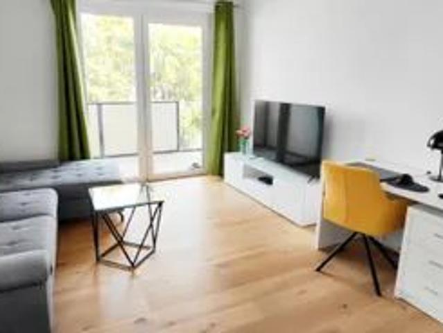 Ab 1. Jänner: Traumhafte 2 Zimmer Wohnung mit großem Balkon direkt an der U3!