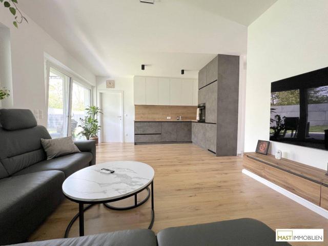 AB 1.12.2026* Moderne 3 Zimmer Wohnung mit Balkon und Stellplatz!
