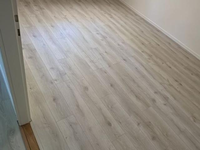 Ab 1.2./1.3. Schöne 2.5 Zi Wohnung mit Balkon, grosse Einzelgarage