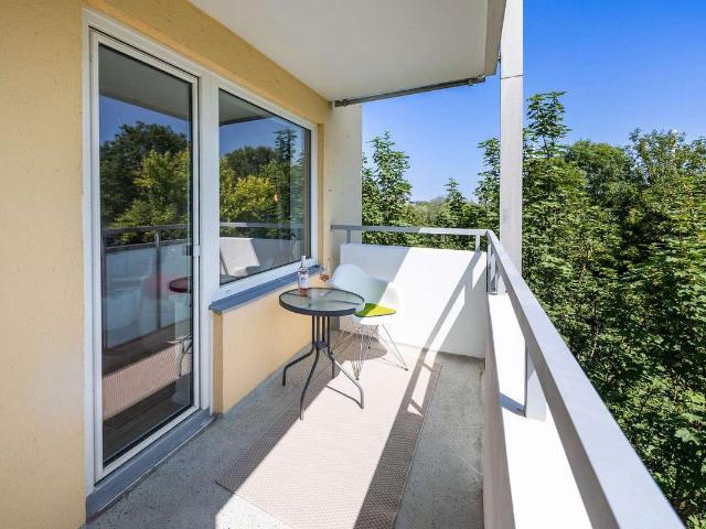 Ab 1.5.2027: Möblierte 1,5 Zimmer Wohnung in München Johanneskirchen hochwertig saniert