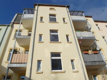 Ab August 2026: Freundliche 3 Zimmer Wohnung mit Balkon/Hofseite, Laminatboden & Badewanne