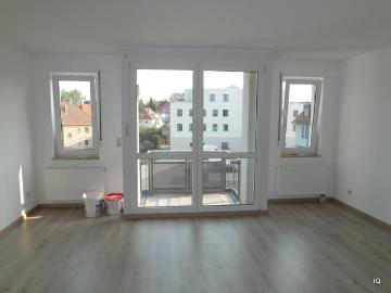 Ab August 2026: Kleine 1 Zimmer Singlewohnung mit Südbalkon, offener Küche & Bad mit Dusche