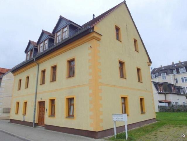 Ab August 2026: Kleine, gemütliche 2 Zimmer Wohnung mit Balkon, offener Küche, Laminat & Dusche
