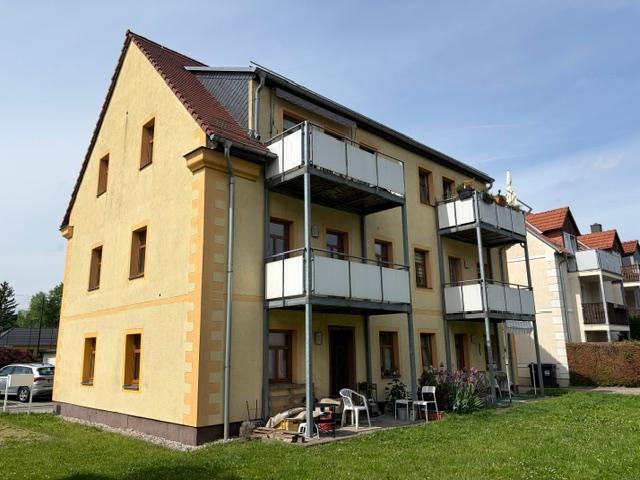 Ab August 2026: Kleine, gemütliche 2 Zimmer Wohnung mit Balkon, offener Küche, Laminat & Dusche