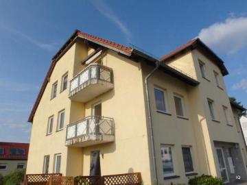 Ab August 2026: Schöne 3 Zimmer Wohnung mit Balkon, separater Küche und neuem Laminatboden