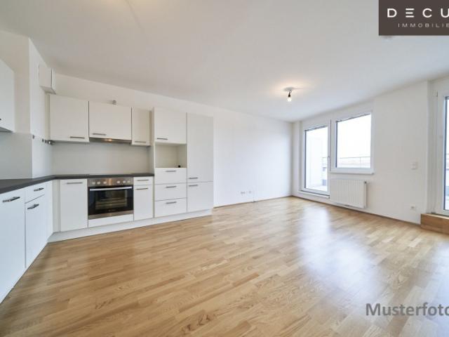 Ab juni | 2 zimmer | mit loggia | niedrige energiekosten
