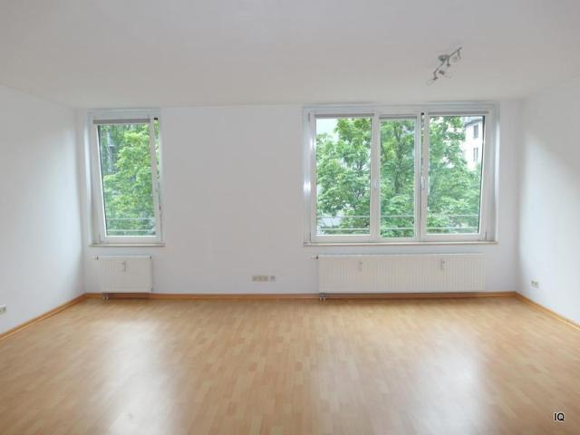 Ab Mitte Sept. 2026: Singlewohnung im Waldschlösschenareal * Laminatboden wird noch neu verlegt