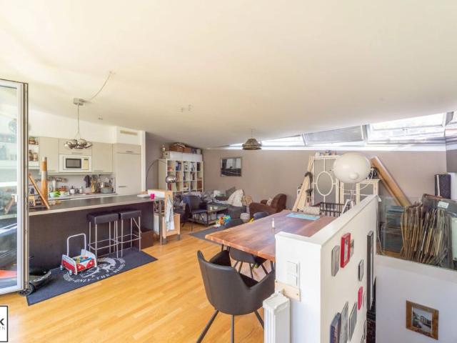 Ab Neujahr: ruhige 3 Zimmer Maisonette Wohnung mit südseitiger Loggia nahe Mariahilfer Straße!