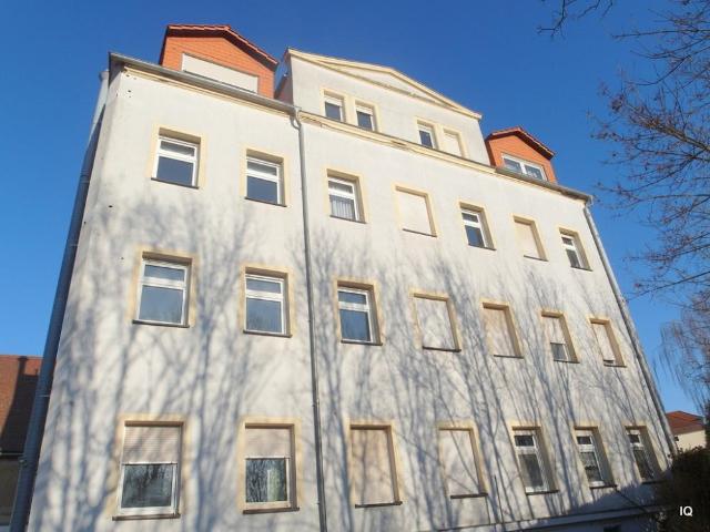 Ab November 2026: Kleine, gemütliche 1 Zimmer Dachwohnung mit Laminatboden