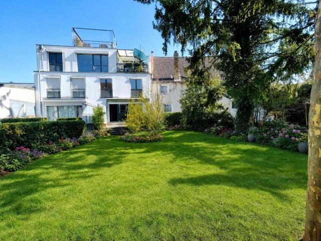 Ab sofort*3 Zimmer Maisonette Wohnung* Hinterhaus*100 qm eigener Garten*inkl. 2 TG Stellplätze
