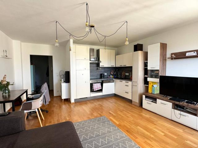 AB SOFORT 2 Zimmer Wohnung mit herrlicher Aussicht