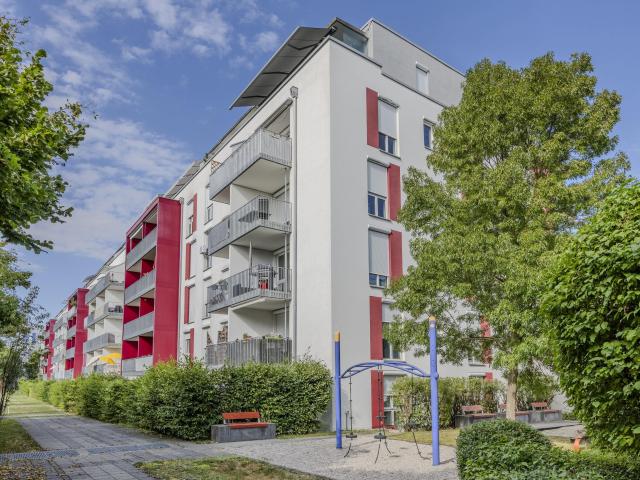 Ab sofort bezugsfreie 2 Zi ETW mit Lift, Westbalkon, EBK, Fbhz. und optional TG Einzelstellplatz