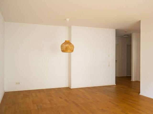 Ab sofort gehobene 4 Zimmer Wohnung in top Lage in Stuttgart Mitte