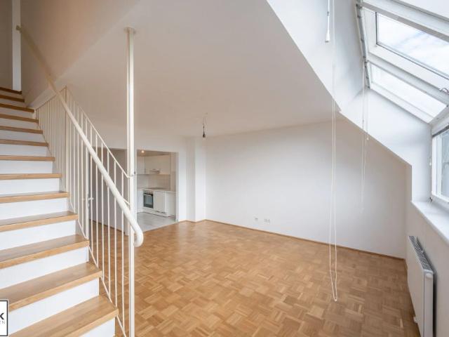 ab sofort  einzigartige 3 Zimmer Maisonette Dachgeschoss Wohnung KEINE WGS! / Nähe Johann Nepomuk Vogl Platz / Währing