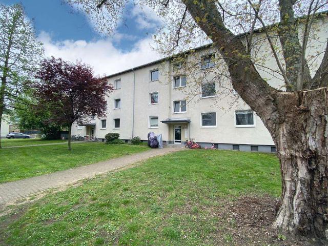 Ab sofort frei ! Renovierte 2,5 Zimmer Wohnung mit Balkon in Düsseldorf Hassels ! Provisionsfrei!