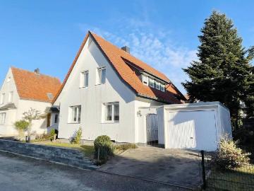 ==Ab sofort frei! Solides EFH am Stadtrand von Lage ==