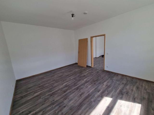 JETZT ins neue zu Hause teilsanierte 3 Raum Wohnung im 2.OG Auenstraße