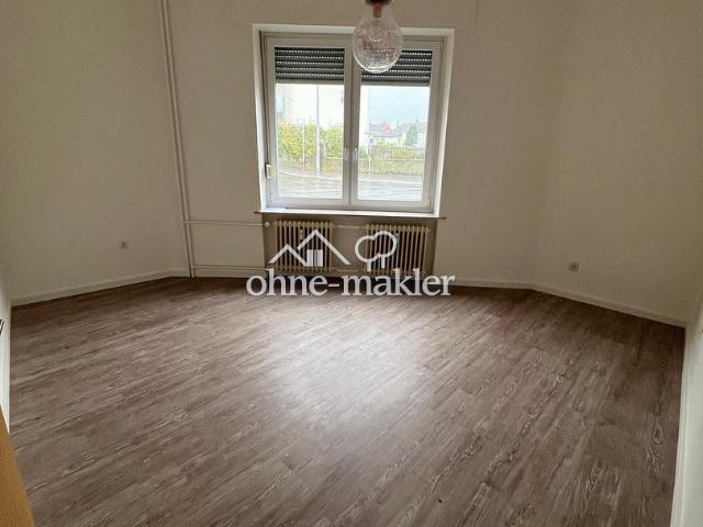 Ab sofort verfügbar, 2 Zimmer Wohnung, stadtzentral,frisch renoviert,mit neuer Küche