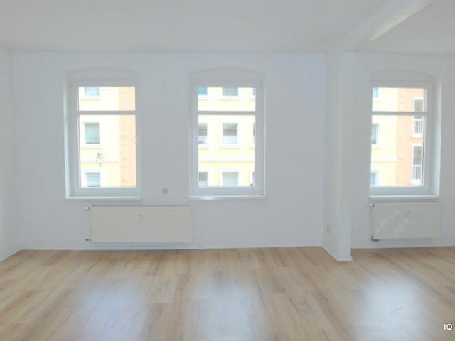 Ab sofort zu haben: Gemütliche 1 Zimmer Wohnung mit Balkon Hofseite, sep. Küche und Badewanne