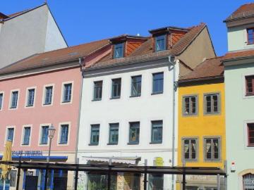 Ab sofort zu haben: Prima Maisonettewohnung mit Laminatboden, großer Küche und Badewanne