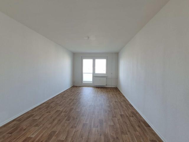 Ab sofort*Lichtdurchflutete 2 Zimmer Wohnung mit Duschbad und Balkon!