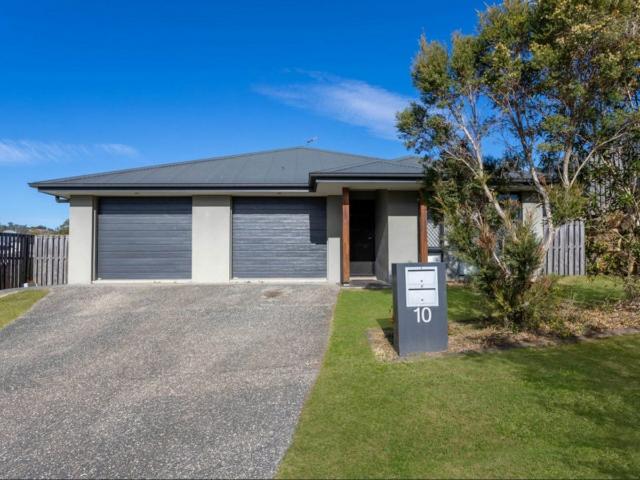 About 1 / 10 Conte Circuit, Augustine Heights QLD 4300