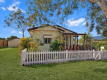 About 23 Emerald Street, Brassall QLD 4305