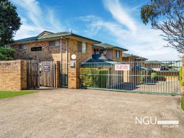About 2 / 13 Booval Street, Booval QLD 4304