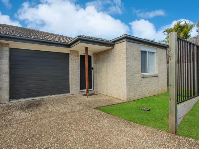 About 2 / 4 Aden Place, Deebing Heights QLD 4306