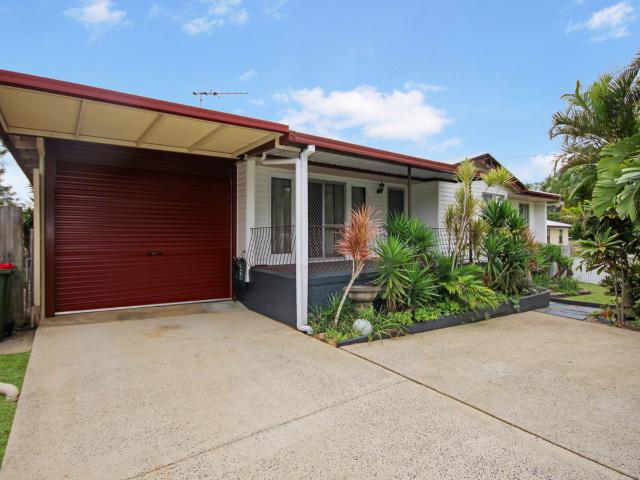 About 32 Leslie Street, EAST IPSWICH QLD 4305