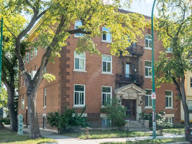 Edwin Apartments