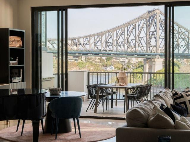 Above the River, Immersed in the City