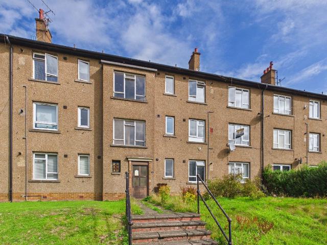 Aboyne Avenue, Douglas, Dundee DD4, 2 bed flat to rent, £750 pcm | PrimeLocation