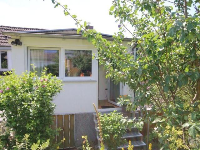 AbacO: Behaglich möblierte Wohnung mit Treppchen zum Garten