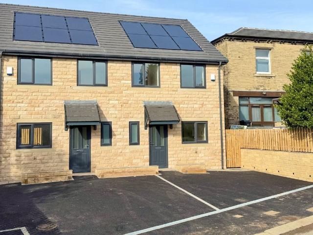 Abb Street, Huddersfield, West Yorkshire HD1, 3 bed semi detached house to rent, £1,300 pcm | PrimeLocation