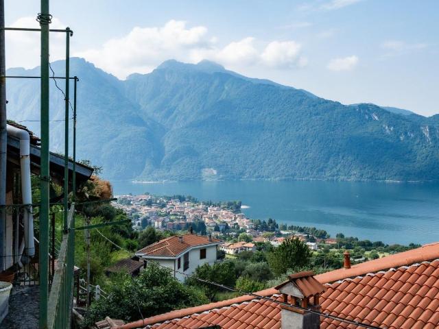 Abbadia Lariana 8 vani 300mq