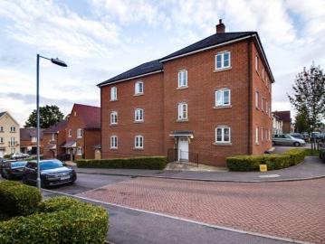Abbess Terrace, Loughton 2 bed flat to rent £1,600 pcm £369 pw