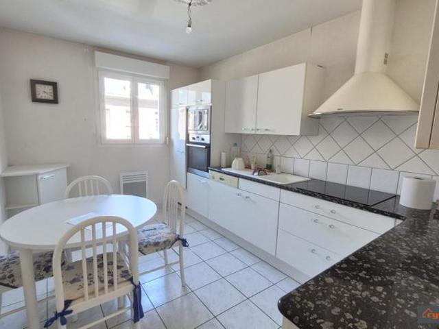 ABBEVILLE CENTRE VILLE APPARTEMENT 2 CHAMBRES 115M² HABITAB