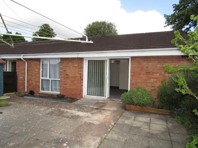 Abbeville Close, Exeter EX2, 3 bed semi detached bungalow to rent, £1,600 pcm | PrimeLocation
