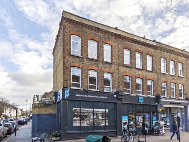 Abbeville Road, London SW4 2 bed flat to rent £2,650 pcm £612 pw