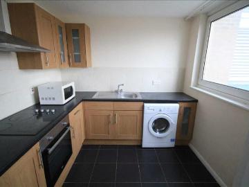 Abbey View, Garsmouth Way, Watford WD25, 1 bed flat to rent, £1,250 pcm | PrimeLocation
